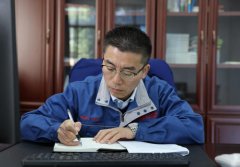 想通过焊接接头减轻或消弭小车通过轨道